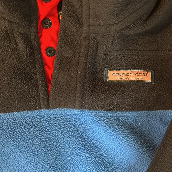 Vineyard vines kids pullover sweatshirt 🚤 - Picture 2 of 5